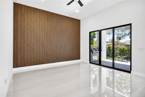 Купить виллу или дом в Тампа, Флорида 11 комнат, 414.81м2, № 2119165 - фото 6