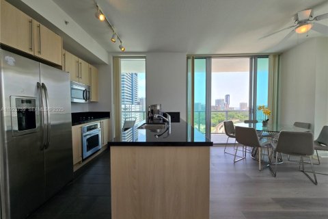 Condo in Miami, Florida, 2 bedrooms  № 2052948 - photo 6