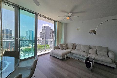 Condo in Miami, Florida, 2 bedrooms  № 2052948 - photo 19