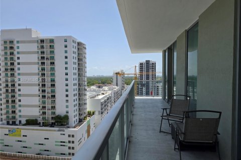 Condo in Miami, Florida, 2 bedrooms  № 2052948 - photo 18