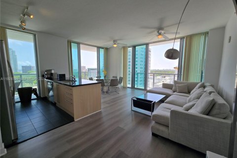 Condo in Miami, Florida, 2 bedrooms  № 2052948 - photo 2