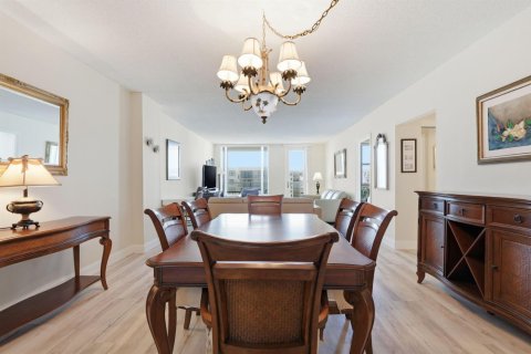 Condo in Palm Beach, Florida, 1 bedroom № 2190674 - photo 7