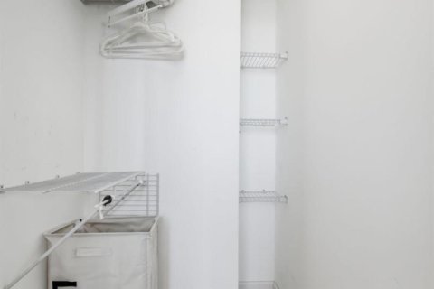 Condo in Palm Beach, Florida, 1 bedroom № 2190674 - photo 14