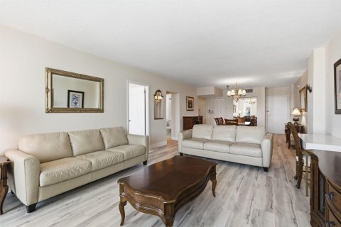 Condo in Palm Beach, Florida, 1 bedroom  № 2190674
