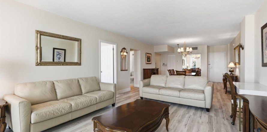 Condo in Palm Beach, Florida, 1 bedroom № 2190674