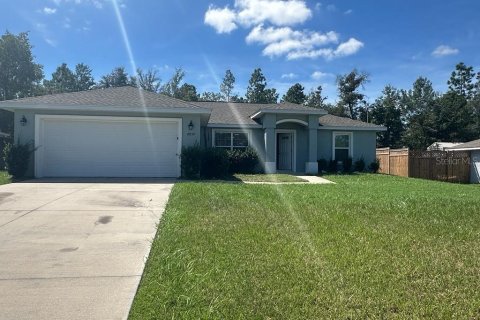 Villa ou maison à Citrus Springs, Floride 3 chambres, 133.78 m2 № 2401145