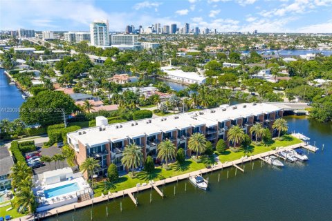 Touwnhouse à louer à Fort Lauderdale, Floride: 2 chambres, 176.89 m2 № 2069094 - photo 5