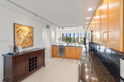 Touwnhouse à louer à Fort Lauderdale, Floride: 2 chambres, 176.89 m2 № 2069094 - photo 17