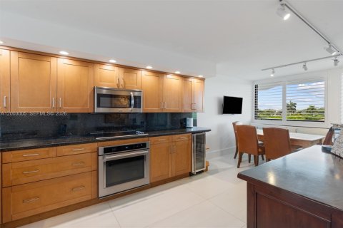 Touwnhouse à louer à Fort Lauderdale, Floride: 2 chambres, 176.89 m2 № 2069094 - photo 16