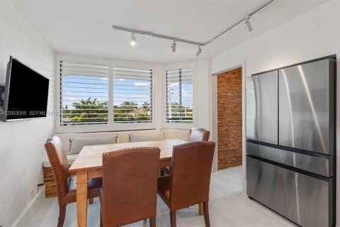 Touwnhouse à louer à Fort Lauderdale, Floride: 2 chambres, 176.89 m2 № 2069094 - photo 18