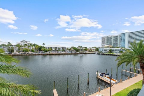 Touwnhouse à louer à Fort Lauderdale, Floride: 2 chambres, 176.89 m2 № 2069094 - photo 11