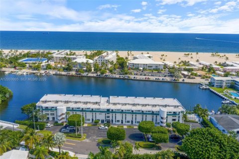 Touwnhouse à louer à Fort Lauderdale, Floride: 2 chambres, 176.89 m2 № 2069094 - photo 4