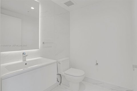 Condo in Hallandale Beach, Florida, 1 bedroom  № 2381492 - photo 6