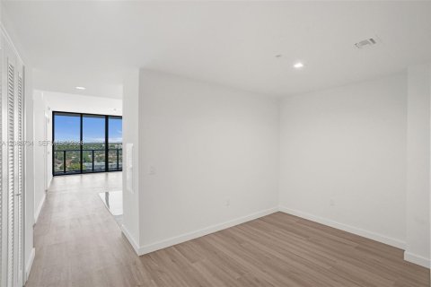 Condo in Hallandale Beach, Florida, 1 bedroom  № 2381492 - photo 13