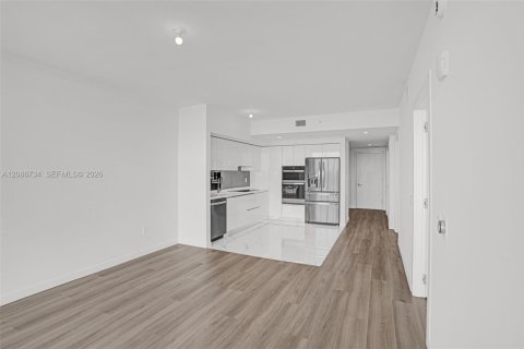Condo in Hallandale Beach, Florida, 1 bedroom  № 2381492 - photo 2