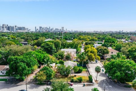 Commercial property in Miami, Florida 138.7 sq.m. № 1947982 - photo 13