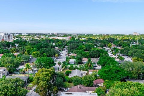 Commercial property in Miami, Florida 138.7 sq.m. № 1947982 - photo 20