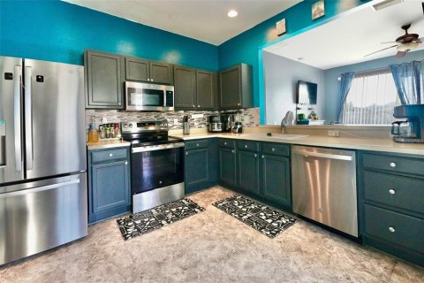 House in Brooksville, Florida 3 bedrooms, 117.06 sq.m. № 2210443 - photo 6