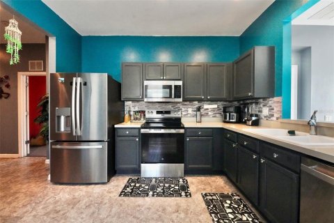 House in Brooksville, Florida 3 bedrooms, 117.06 sq.m. № 2210443 - photo 7