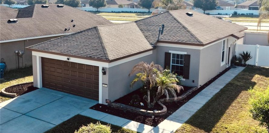 House in Brooksville, Florida 3 bedrooms, 117.06 sq.m. № 2210443