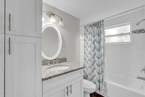 Villa ou maison à vendre à Gibsonton, Floride: 2 chambres, 62.43 m2 № 1900381 - photo 16