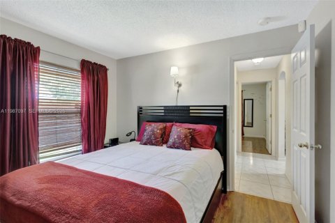 Купить виллу или дом в Порт-Сент-Луси, Флорида 3 спальни, 133.78м2, № 2049164 - фото 28