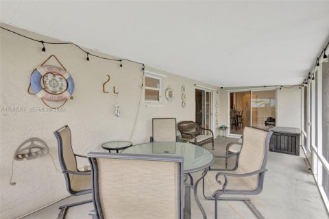 Купить виллу или дом в Порт-Сент-Луси, Флорида 3 спальни, 133.78м2, № 2049164 - фото 24