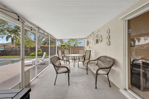 Купить виллу или дом в Порт-Сент-Луси, Флорида 3 спальни, 133.78м2, № 2049164 - фото 23