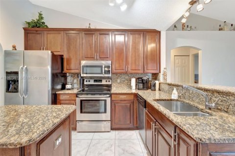 Купить виллу или дом в Порт-Сент-Луси, Флорида 3 спальни, 133.78м2, № 2049164 - фото 5