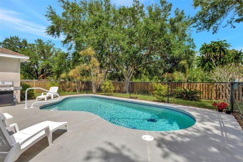 Купить виллу или дом в Порт-Сент-Луси, Флорида 3 спальни, 133.78м2, № 2049164 - фото 27