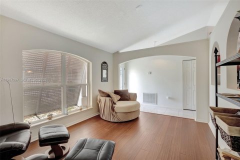 Купить виллу или дом в Порт-Сент-Луси, Флорида 3 спальни, 133.78м2, № 2049164 - фото 9