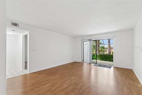 Condo in Clearwater, Florida, 1 bedroom № 2114904 - photo 6