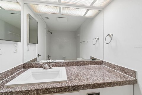 Condo in Clearwater, Florida, 1 bedroom № 2114904 - photo 27