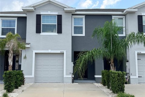 Townhouse in Wesley Chapel, Florida 3 bedrooms, 155.43 sq.m. № 2337447