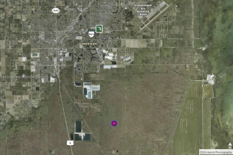 Propiedad comercial en venta en Homestead, Florida № 1934003 - foto 2