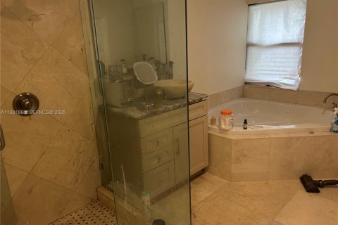 Купить виллу или дом в Купер-Сити, Флорида 4 спальни, 230.4м2, № 1992873 - фото 30