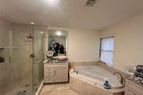 Купить виллу или дом в Купер-Сити, Флорида 4 спальни, 230.4м2, № 1992873 - фото 14