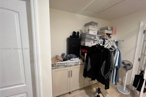 Купить виллу или дом в Купер-Сити, Флорида 4 спальни, 230.4м2, № 1992873 - фото 12