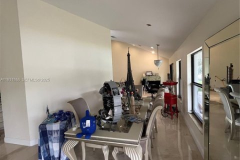 Купить виллу или дом в Купер-Сити, Флорида 4 спальни, 230.4м2, № 1992873 - фото 15