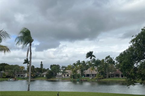 Купить виллу или дом в Купер-Сити, Флорида 4 спальни, 230.4м2, № 1992873 - фото 1