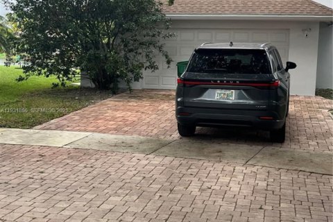 Купить виллу или дом в Купер-Сити, Флорида 4 спальни, 230.4м2, № 1992873 - фото 23