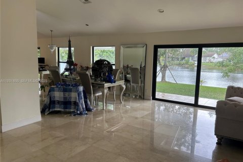 Купить виллу или дом в Купер-Сити, Флорида 4 спальни, 230.4м2, № 1992873 - фото 25