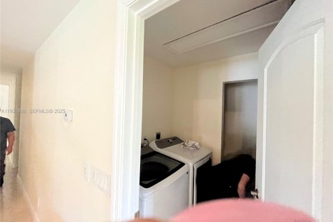 Купить виллу или дом в Купер-Сити, Флорида 4 спальни, 230.4м2, № 1992873 - фото 18