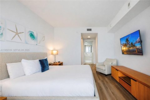 Condominio en venta en Hallandale Beach, Florida, 2 dormitorios, 94.76 m2 № 2017701 - foto 10