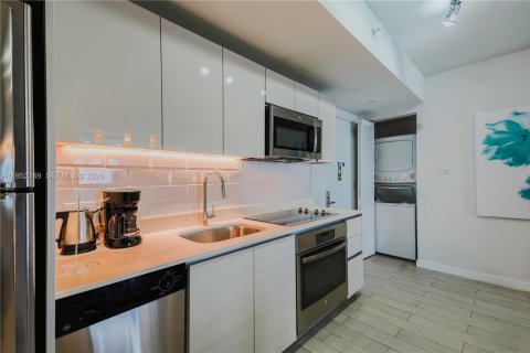 Condominio en venta en Hallandale Beach, Florida, 2 dormitorios, 94.76 m2 № 2017701 - foto 6