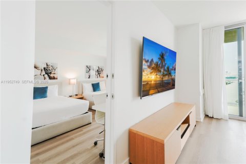 Condominio en venta en Hallandale Beach, Florida, 2 dormitorios, 94.76 m2 № 2017701 - foto 7