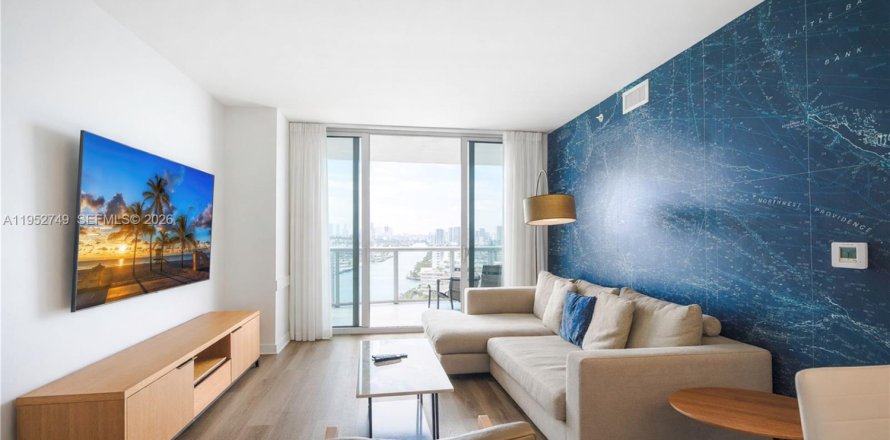 Condominio en Hallandale Beach, Florida, 2 dormitorios  № 2017701