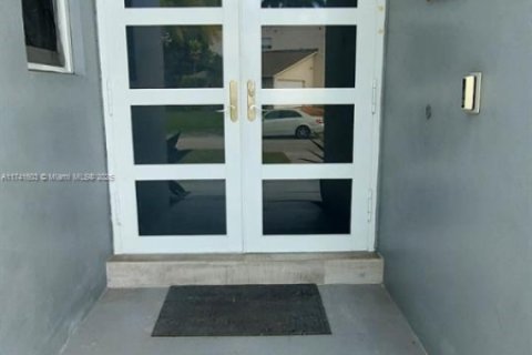Casa en venta en Dania Beach, Florida, 3 dormitorios, 165.37 m2 № 1874399 - foto 6
