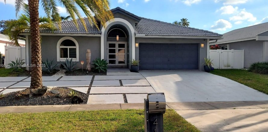 Casa en Dania Beach, Florida 3 dormitorios, 165.37 m2 № 1874399
