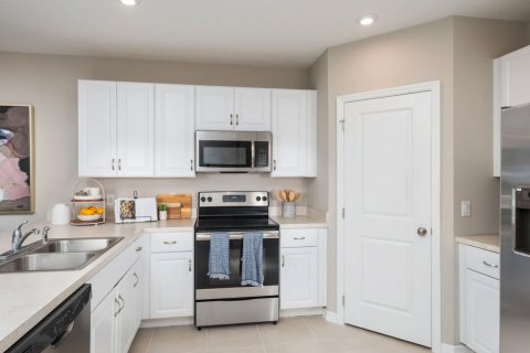 Touwnhouse à vendre à Saint Cloud, Floride: 4 chambres, 183 m2 № 102711 - photo 1